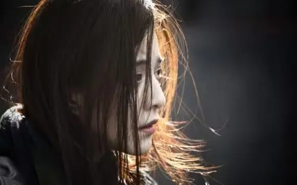 《她离奇消失后，闺蜜大佬黑化了》：腹黑闺蜜的复仇迷局，悬疑反转烧脑！